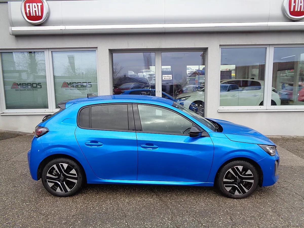 Peugeot 208 2025 photo 2