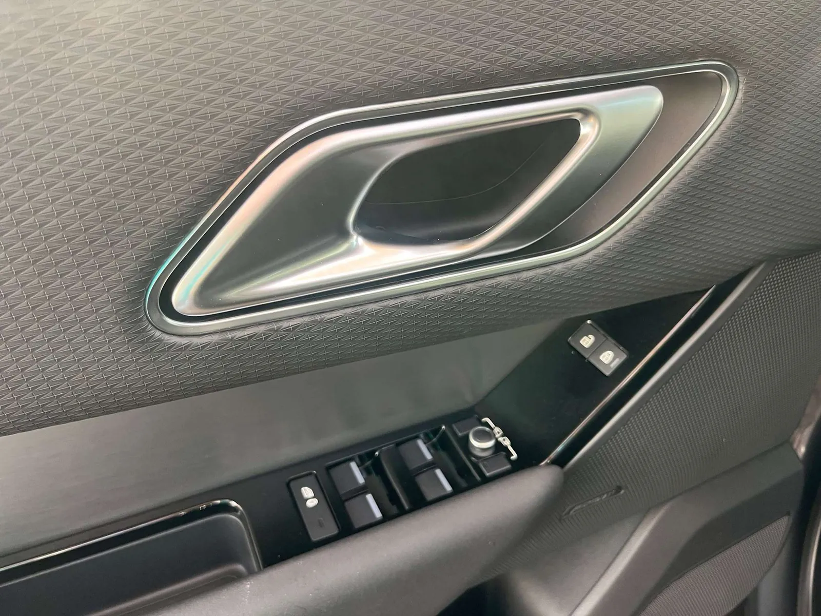 Land Rover Range Rover Velar 2021 photo 4
