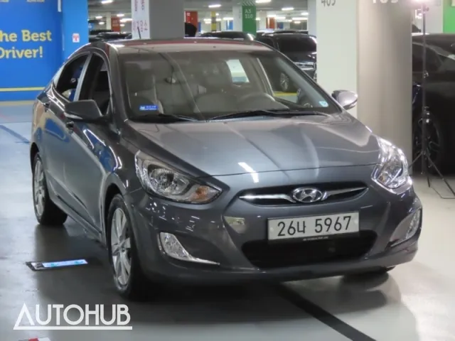 Hyundai Accent 2012 photo 2