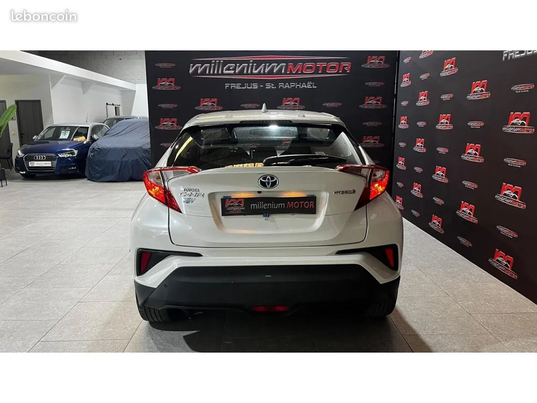 Toyota C-Hr 2018 photo 4
