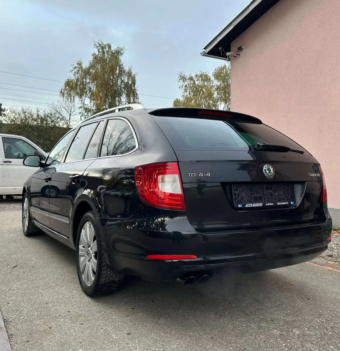 Skoda Superb 2012 photo 5