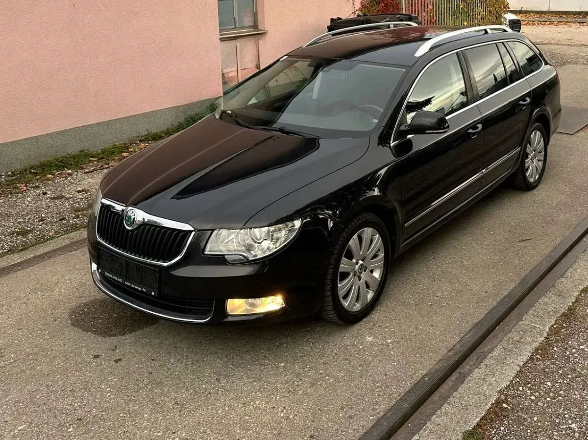 Skoda Superb 2012 photo 3
