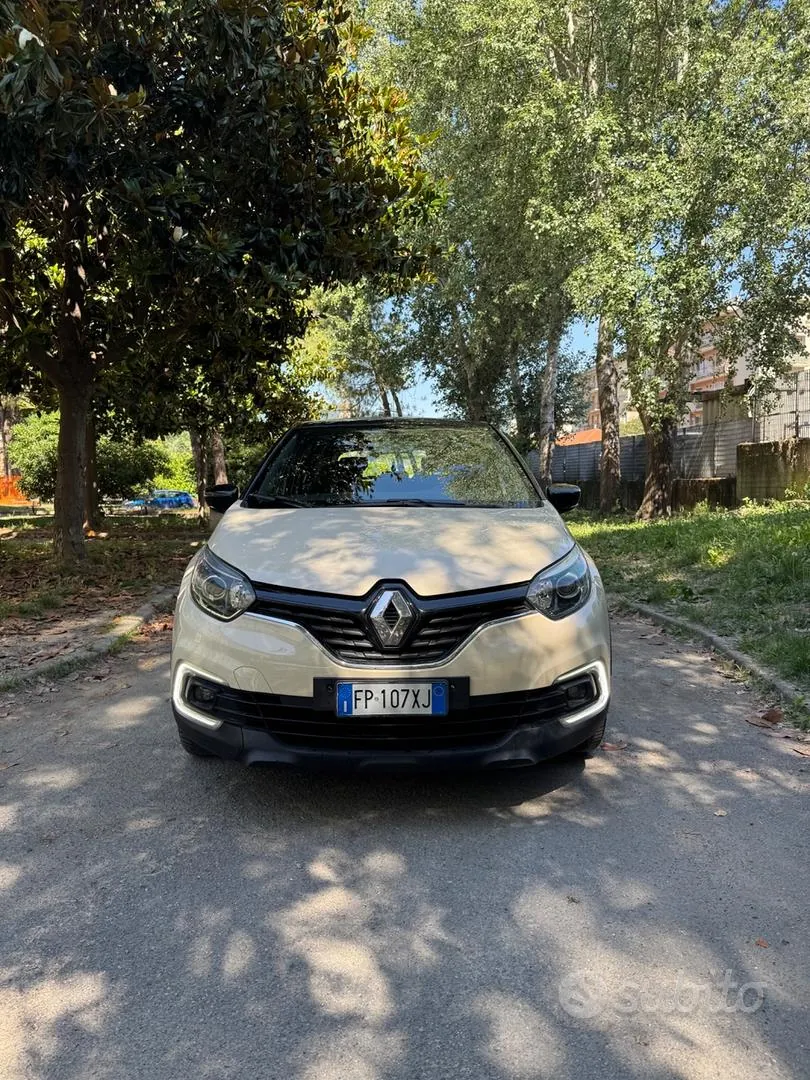 Renault Captur 2018 photo 2