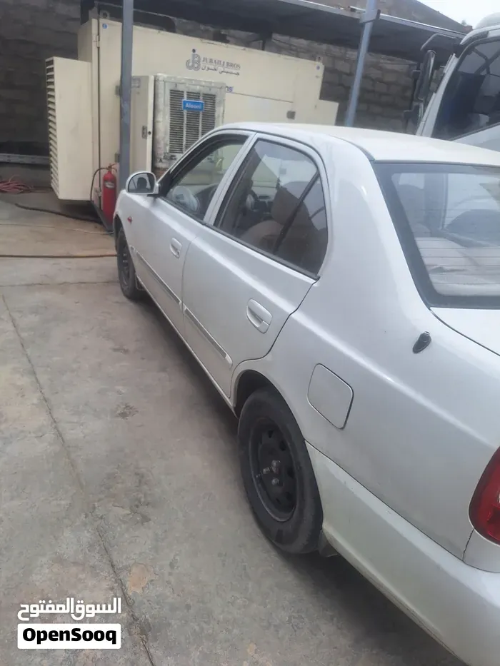 Hyundai Accent 2012 photo 2