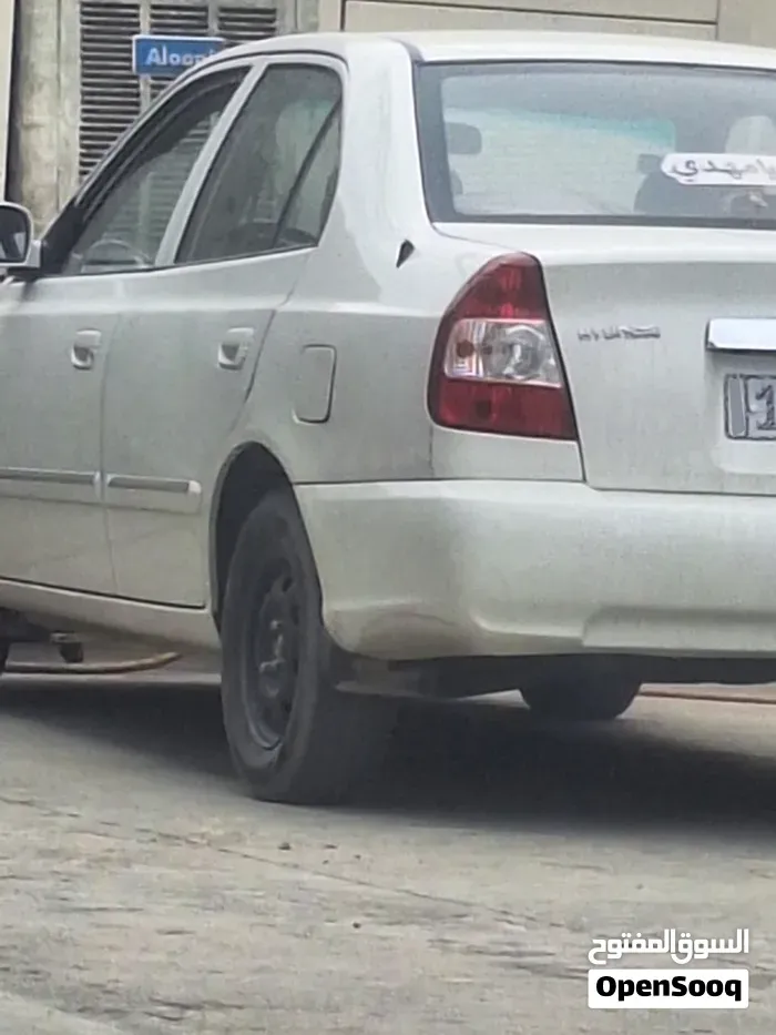 Hyundai Accent 2012 photo 3