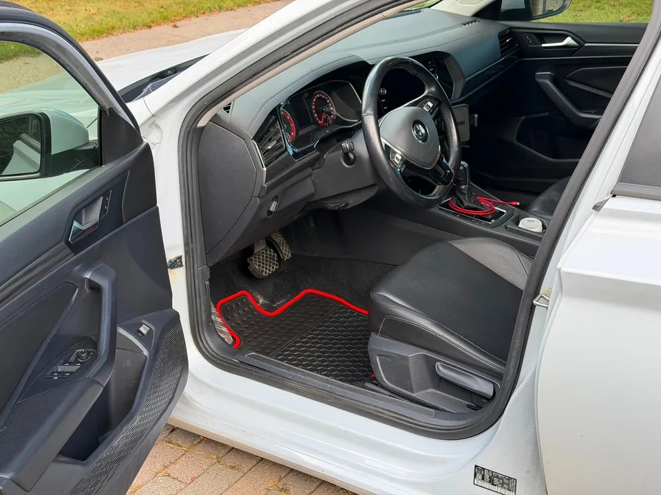 Volkswagen Jetta 2019 photo 2