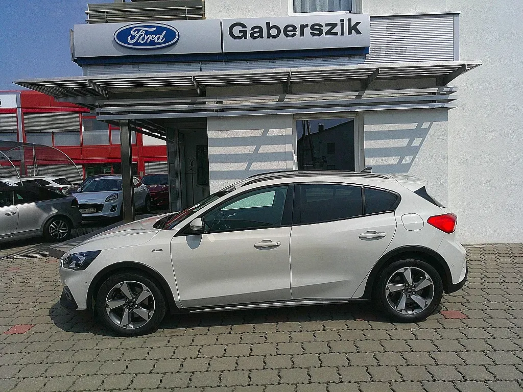 Ford Focus 2021 photo 2