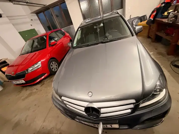 Mercedes-Benz C-Class 2011 photo 2