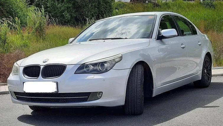 BMW 523I