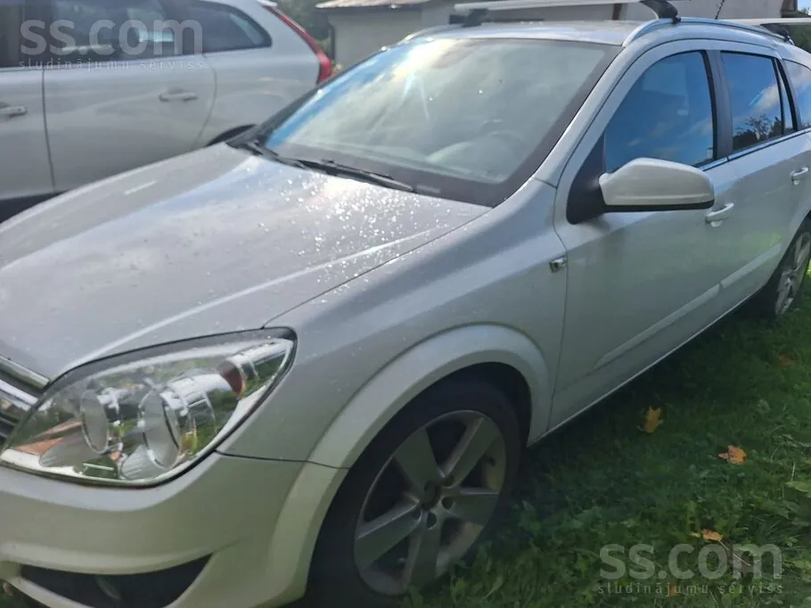 Opel Astra 2009 photo 3