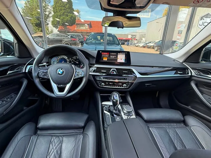 BMW 5 Series 2018 photo 2