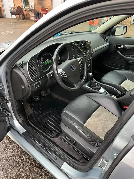 Saab 9-3 2010 photo 4