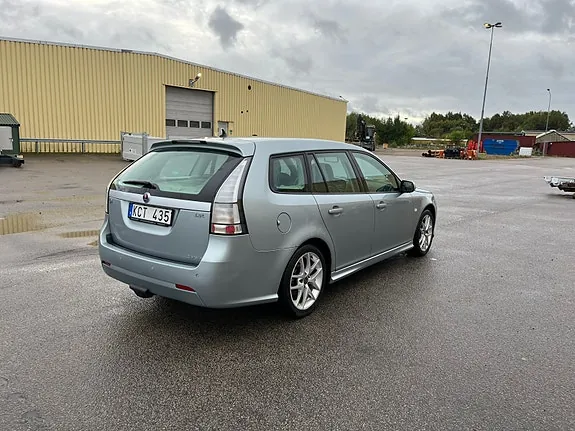 Saab 9-3 2010 photo 2