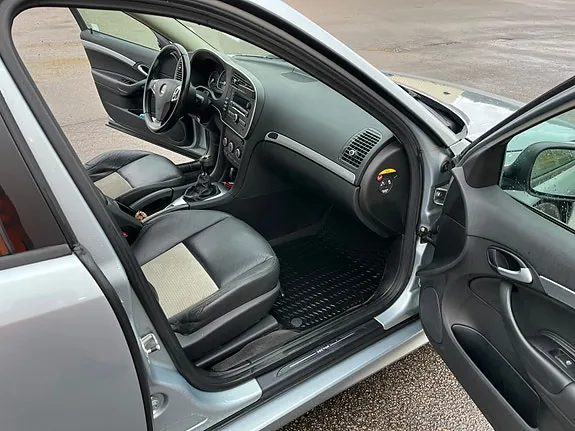 Saab 9-3 2010 photo 5