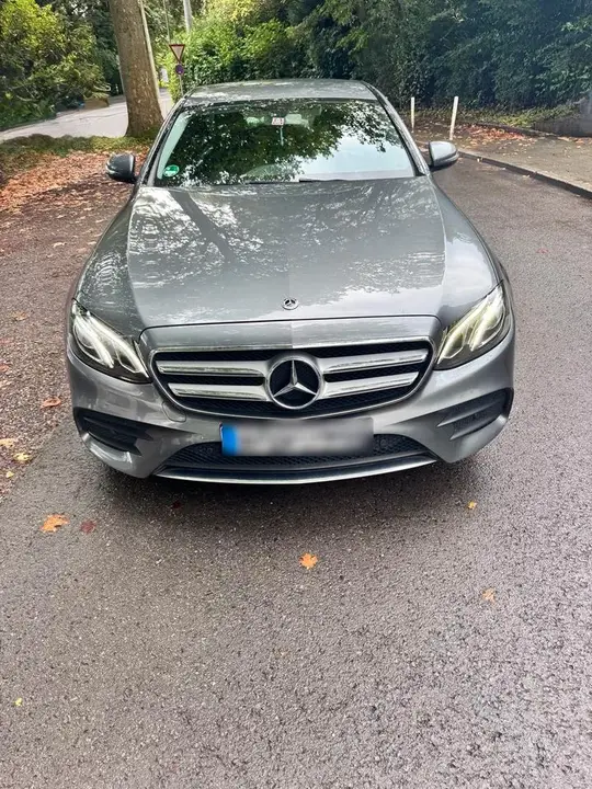 Mercedes-Benz E 220 D