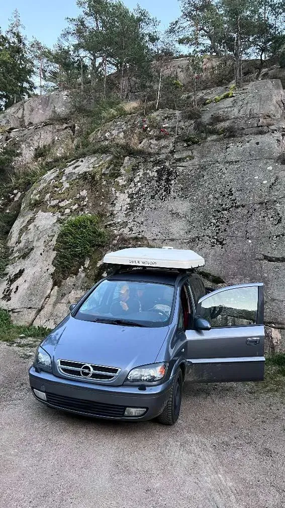 Opel Zafira 2005 photo 2