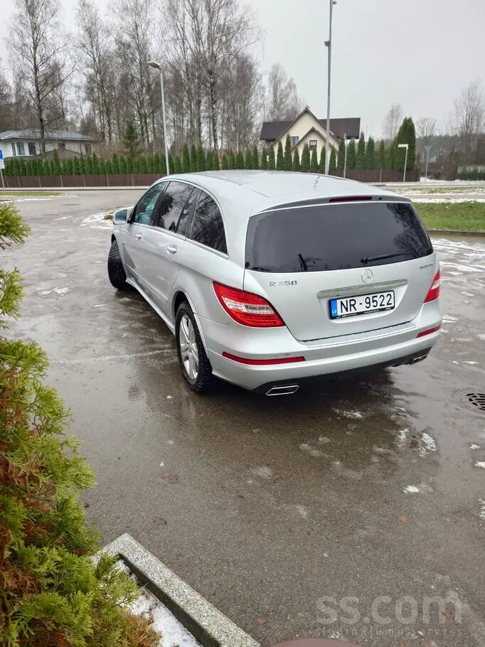 Mercedes-Benz R350 2012 photo 2