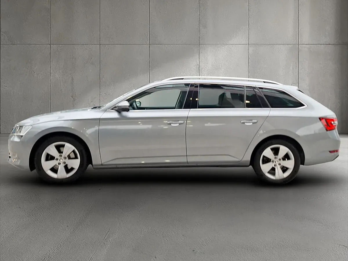 Skoda Superb 2019 photo 3