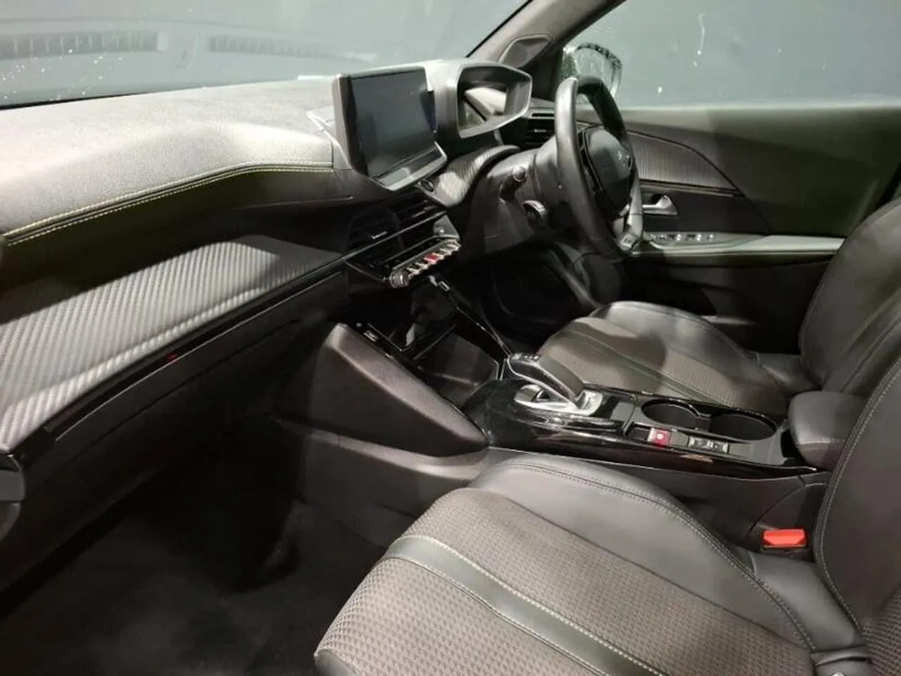 Peugeot E-2008 2022 photo 5