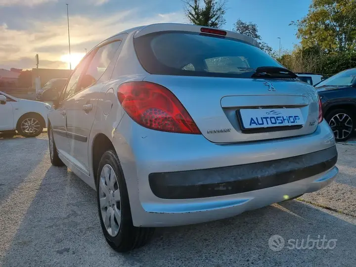 Peugeot 207 2009 photo 4