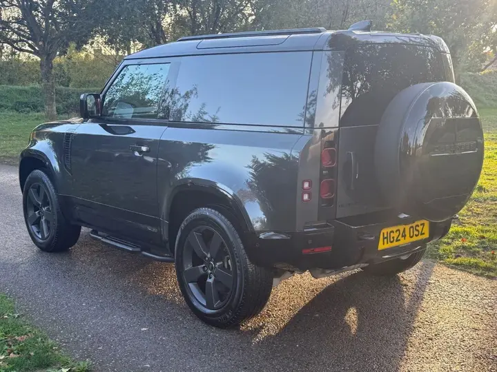 Land Rover Defender 90 2024 photo 4