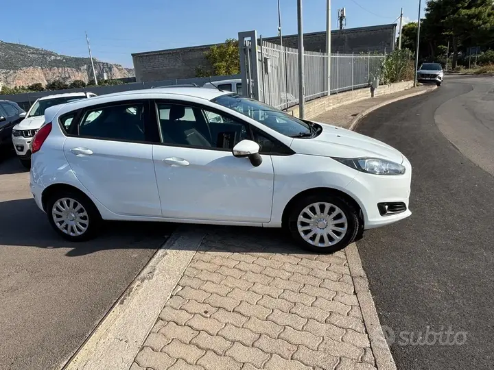Ford Fiesta 2015 photo 5
