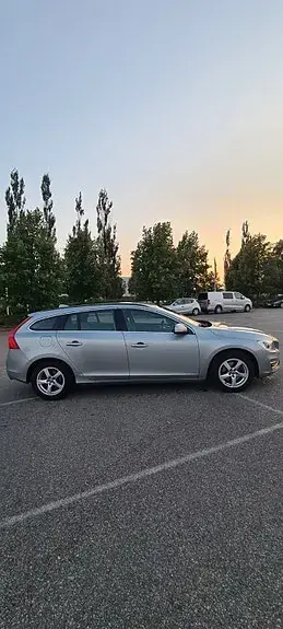 Volvo V60 2017 photo 2