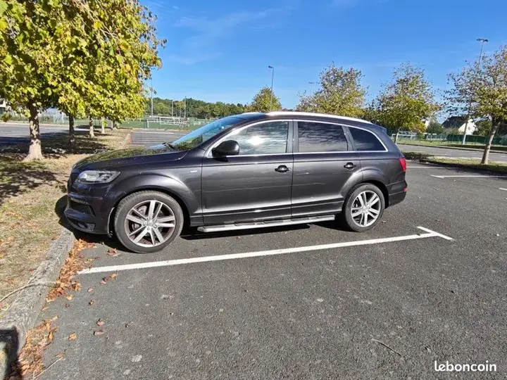 Audi Q7 2012 photo 2
