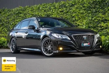 Toyota Crown 2018 photo 2