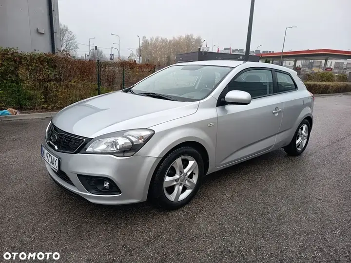 Kia Ceed 2013 photo 2