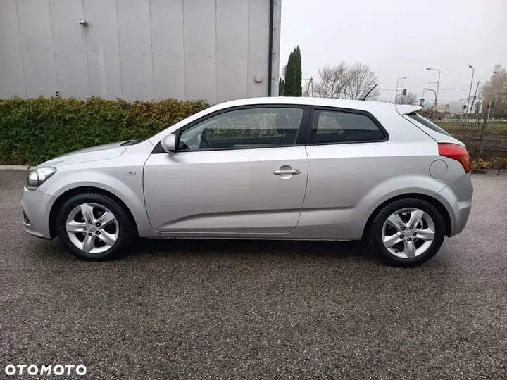 Kia Ceed 2013 photo 4