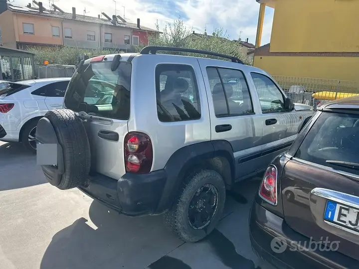 Jeep Cherokee 2006 photo 3
