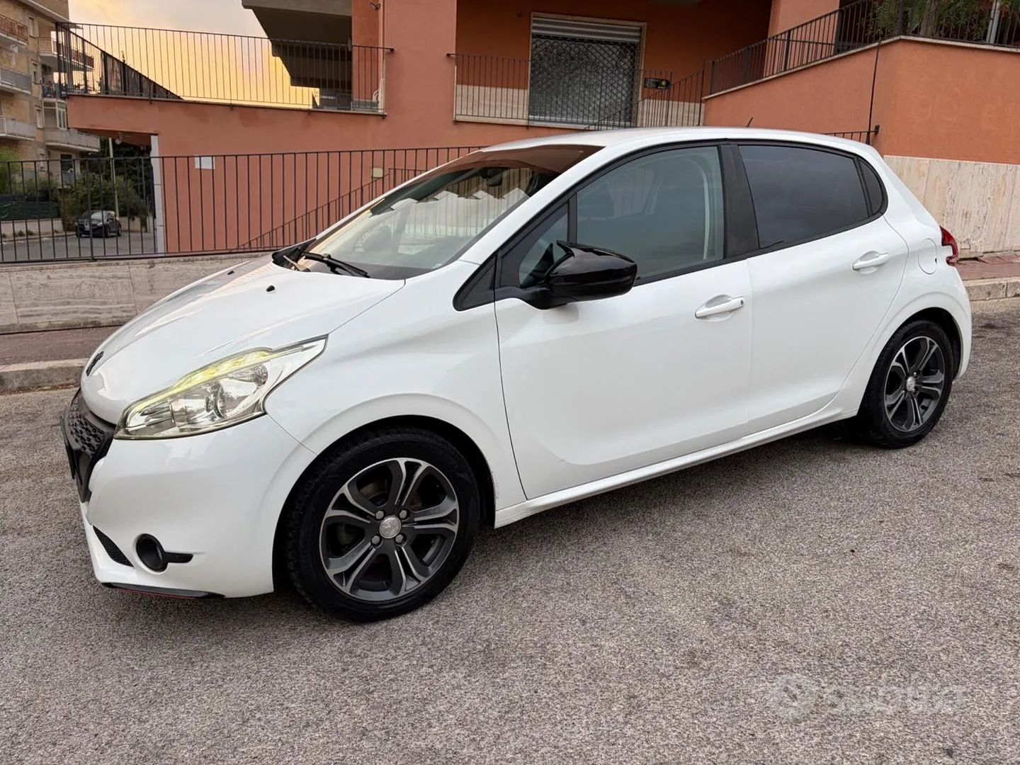 Peugeot 208 2014 photo 5