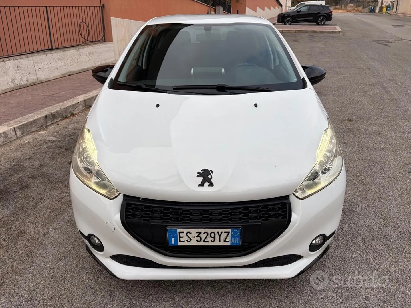Peugeot 208 2014 photo 3