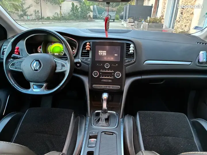 Renault Megane 2016 photo 2