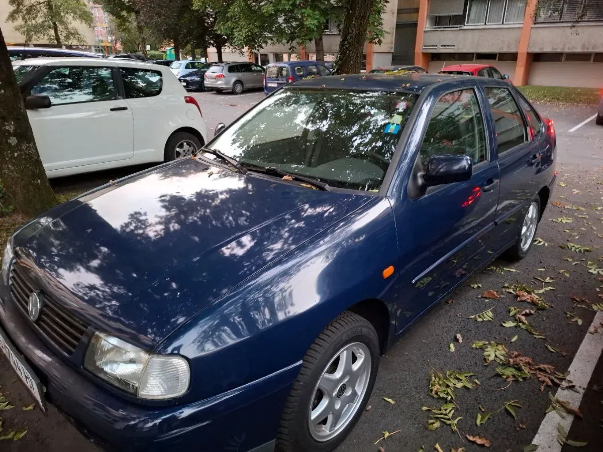 Volkswagen Polo 1999 photo 2