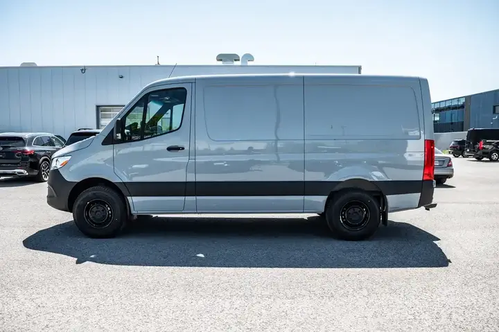 Mercedes-Benz Sprinter 2026 photo 4