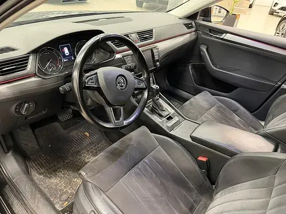 Skoda Superb 2017 photo 3