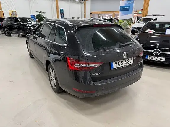 Skoda Superb 2017 photo 2