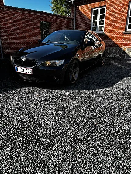 BMW 325I 2009 photo 2