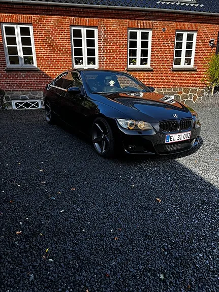 BMW 325I 2009 photo 4