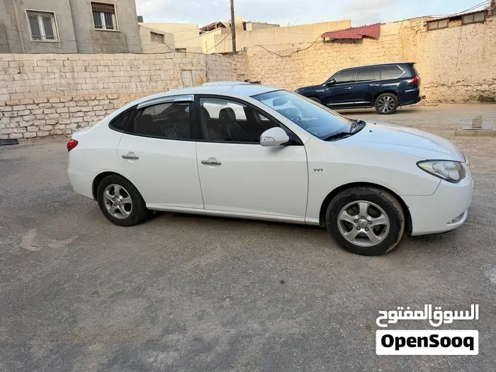 Hyundai Avante 2010 photo 3