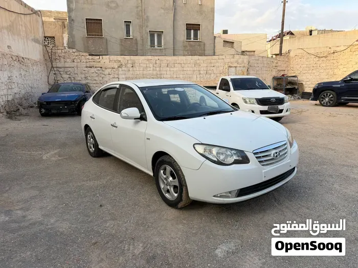 Hyundai Avante 2010 photo 2