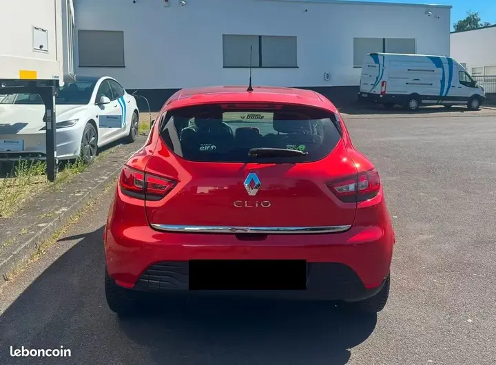 Renault Clio 2013 photo 2