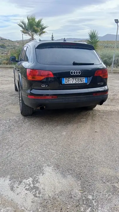 Audi Q7 2007 photo 3