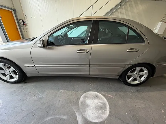 Mercedes-Benz C180 2005 photo 5