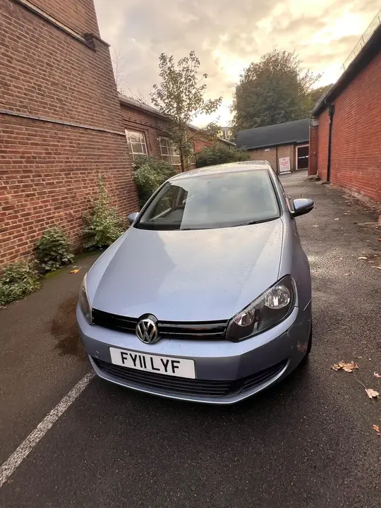 Volkswagen Golf 2011 photo 2