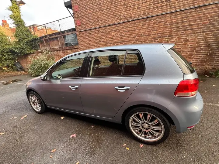 Volkswagen Golf 2011 photo 4