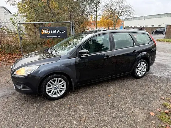 Ford Focus 2010 photo 2