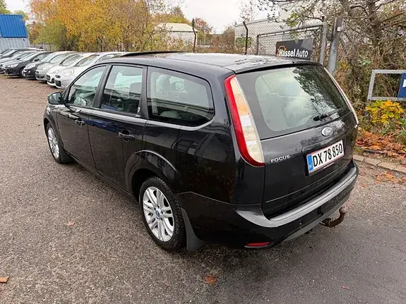 Ford Focus 2010 photo 3
